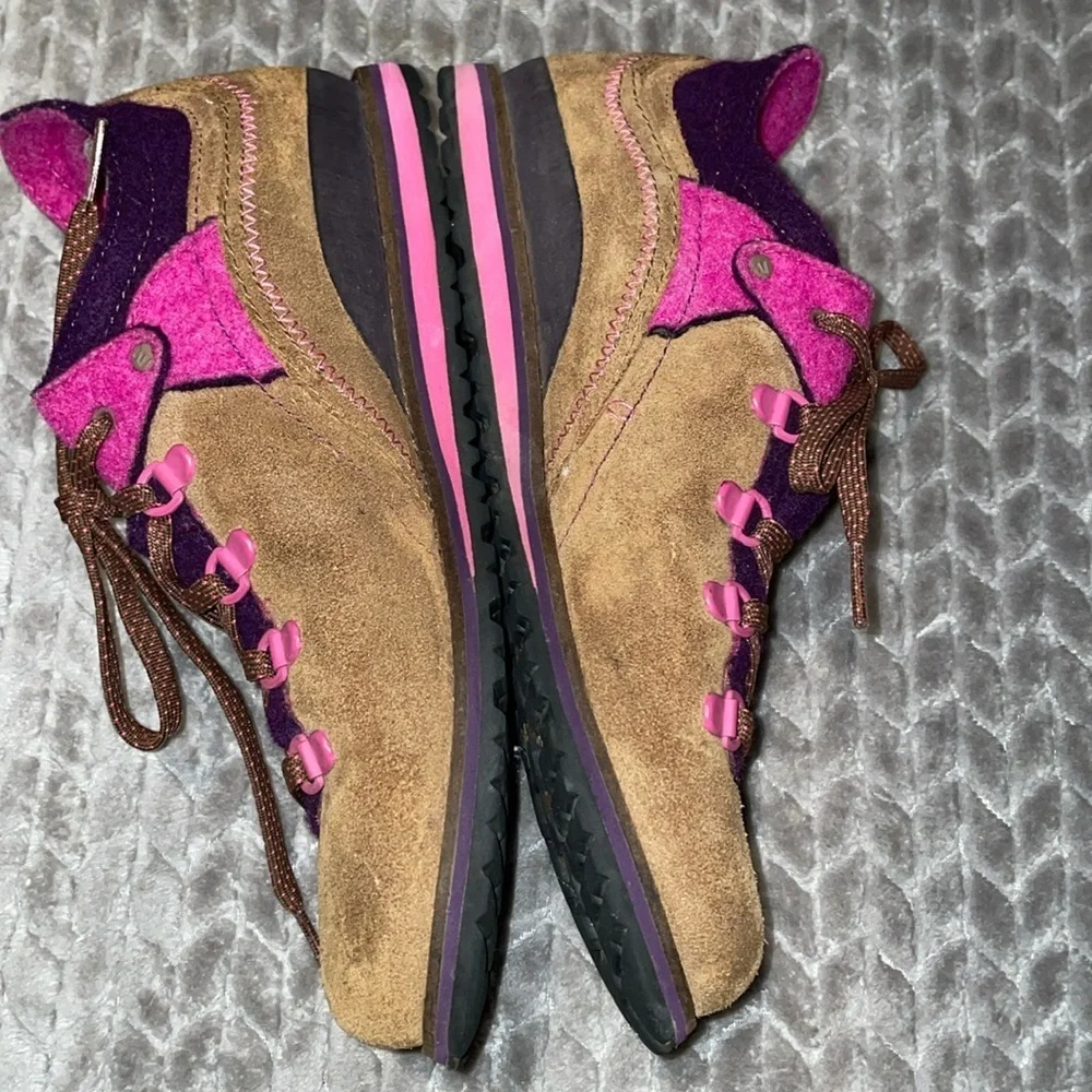 Merrell Dark Earth Shoes.  Size‎ 9.  Vintage. Suede with Wool Sock.
